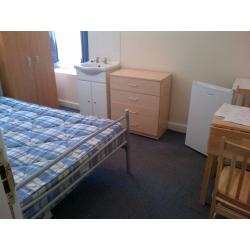 Nice and Affordable Room With Great Connections To Victoria. Come See It!!!