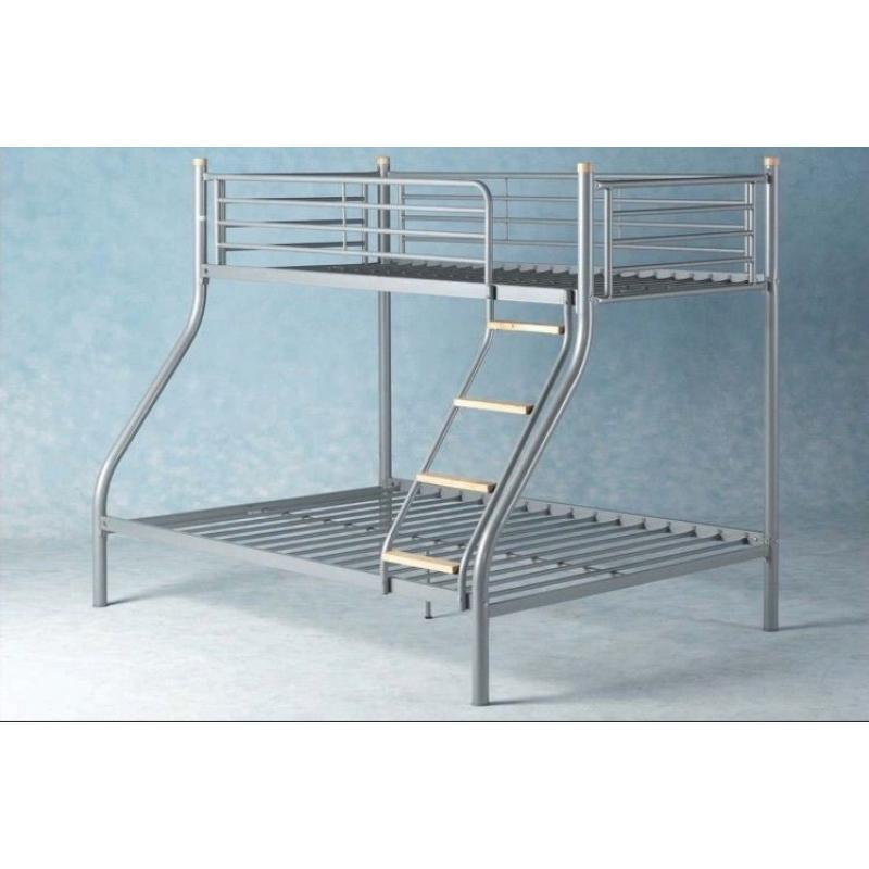 Metal triple sleeper (bunk bed) in perfect condition