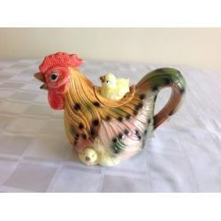 2 teapots