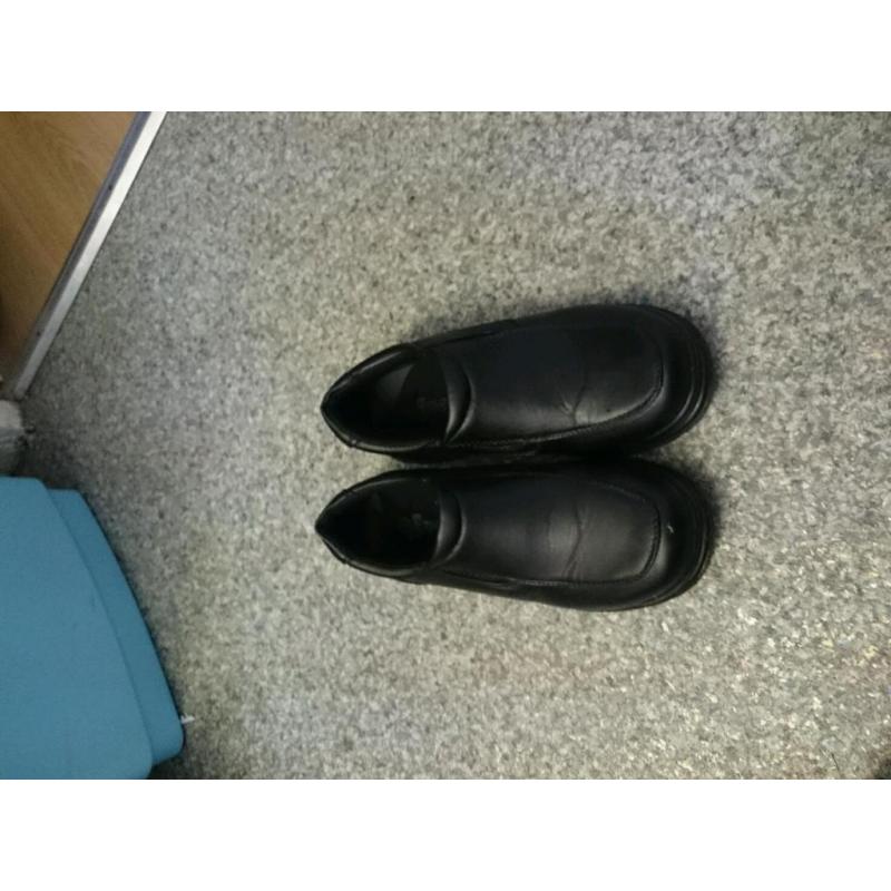 Boys shoes size 3