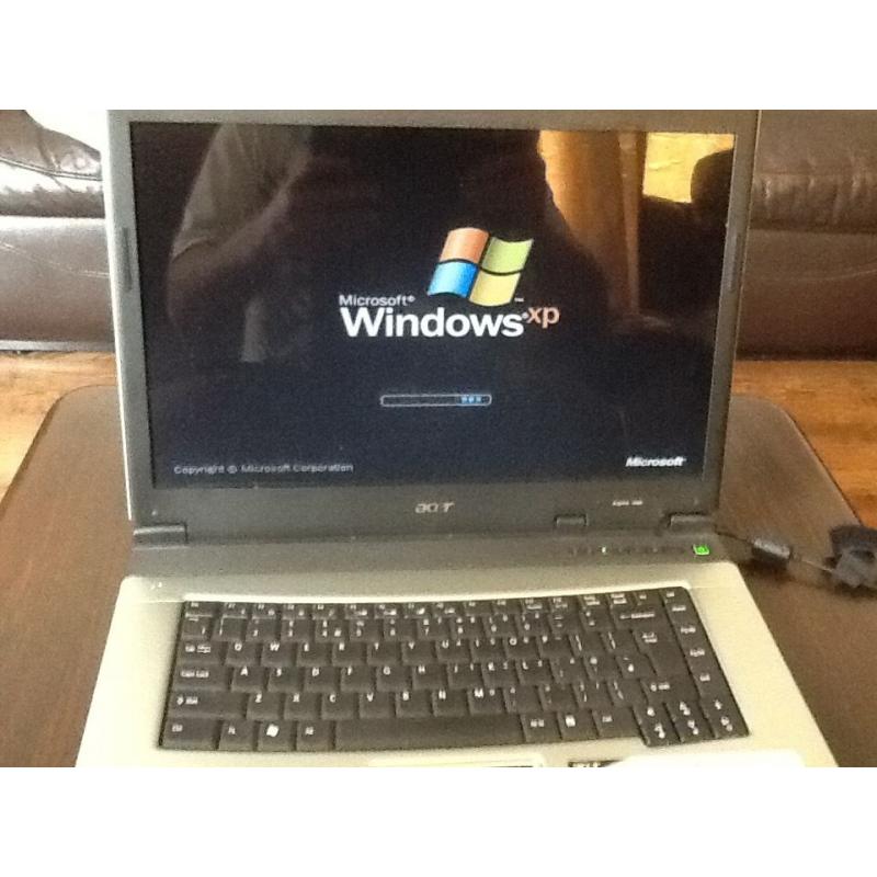 Acer aspire 1640 with laptop bag in excellent condition
