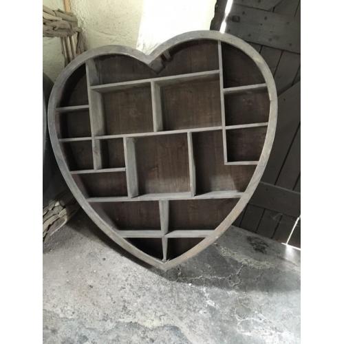 Heart wall shelf