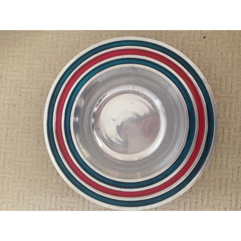 Beautiful fruit bowl. Unique silver with blue & red design