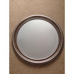 Round mirror