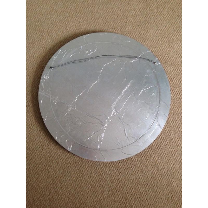 Round mirror