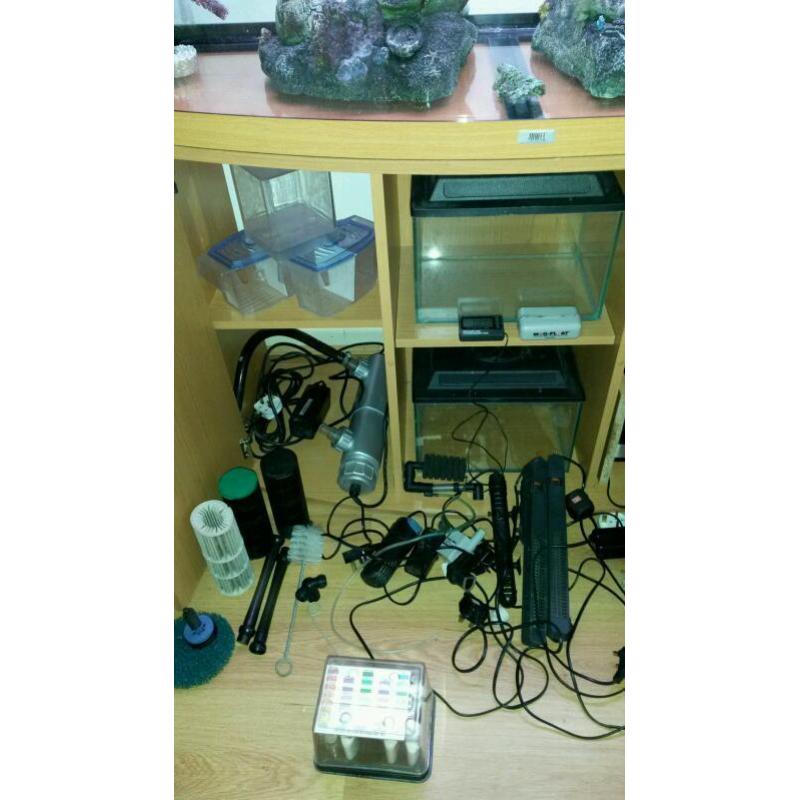 FLUVAL JEWEL BOW FRONTED 260LTR FISH TANK AND STAND IN BEACH