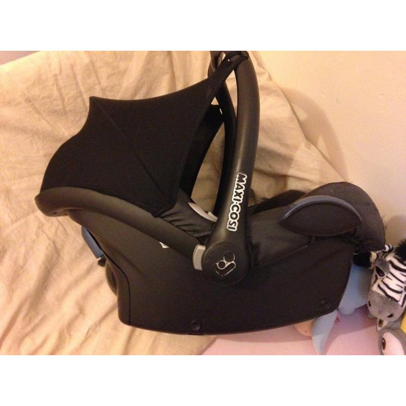 Maxi cosi cabriofix for newborn to approx 12 months