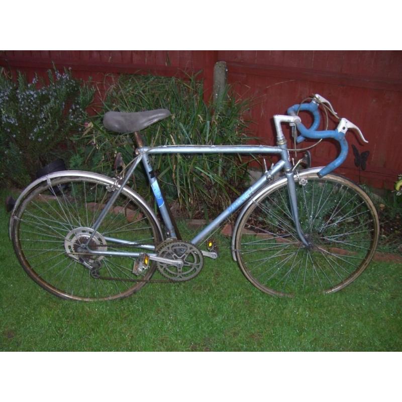 RALEIGH SPRINT RACER ONE OF MANY QUALITY BICYCLES FOR SALE