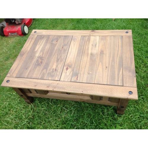 Coffee table - excellent condition