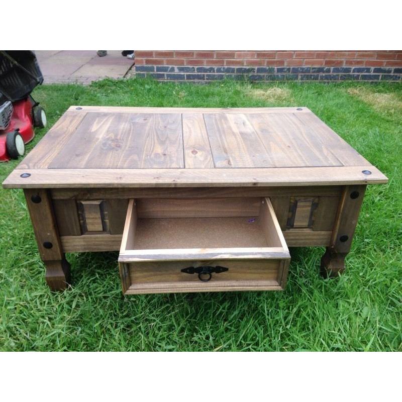 Coffee table - excellent condition