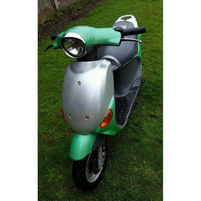 50cc moped engine runs but selling as project see notes. Can deliver for fuel