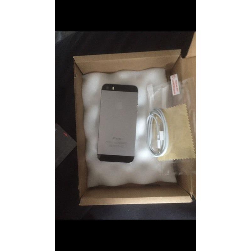 IPhone 5s Unlocked to any network good condition
