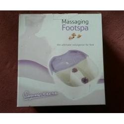 Signature massaging footspa