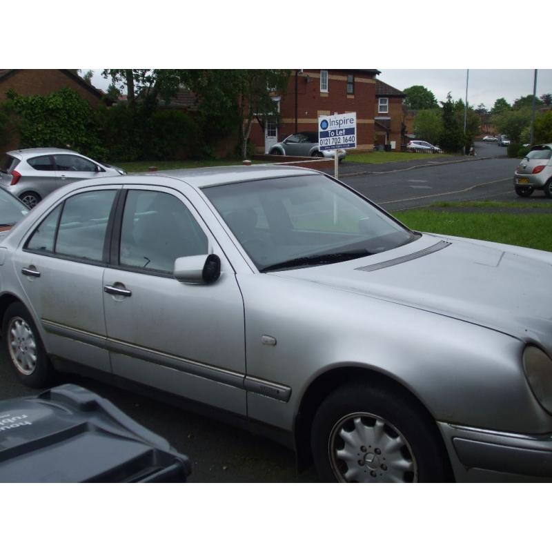 Mercedes E240