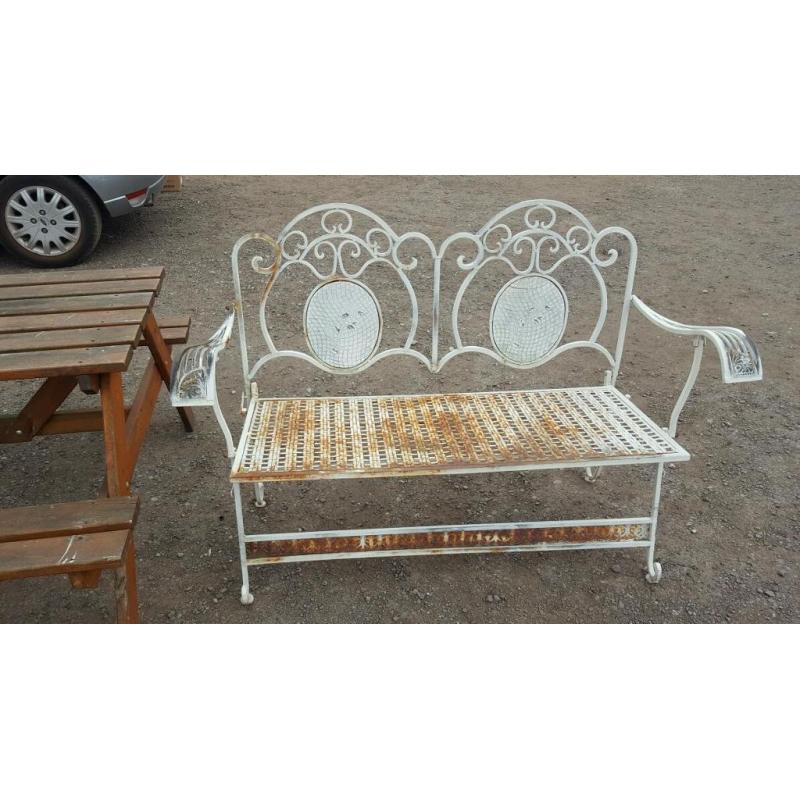 Metel seat