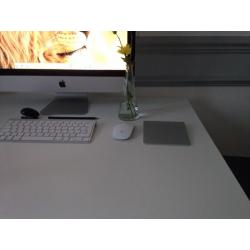 **Apple iMac, Beautiful Condition**