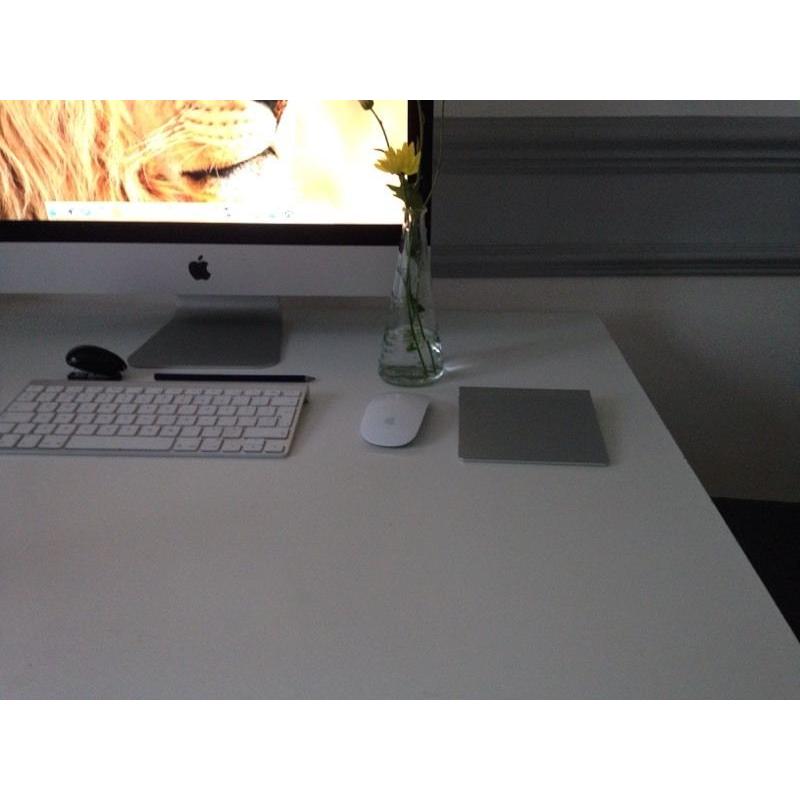**Apple iMac, Beautiful Condition**