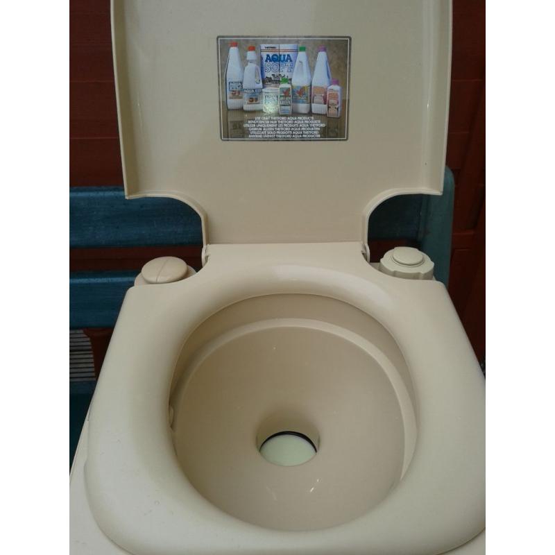 Porta potti 265 flush toilet