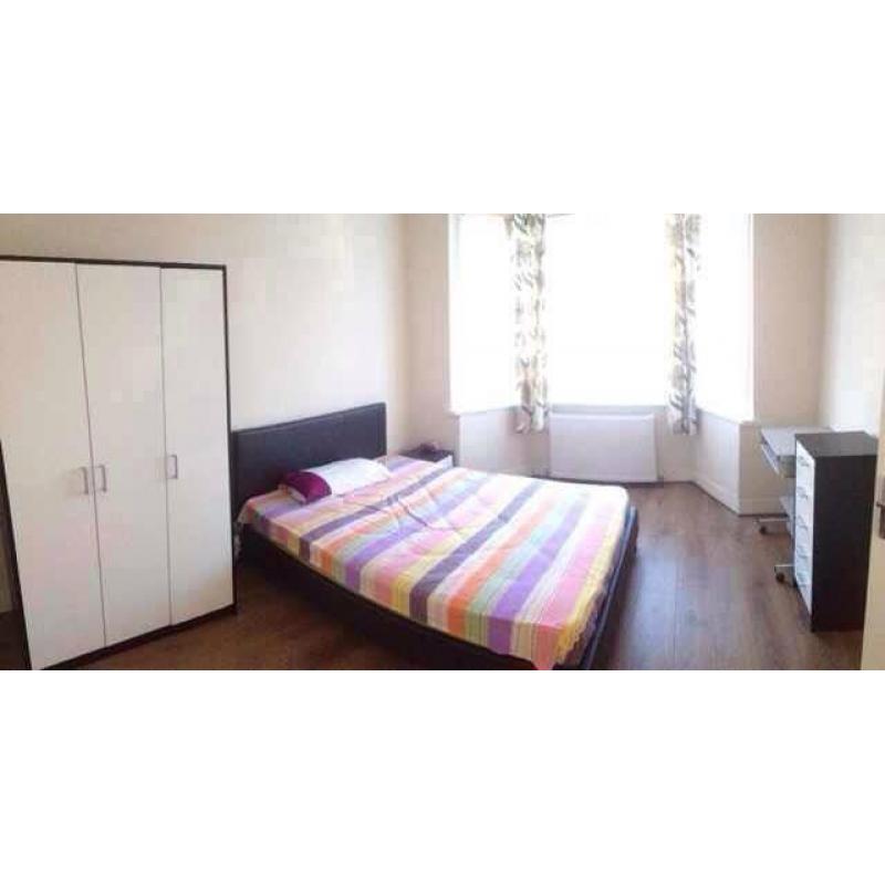 double room to let in a quiet house, for girls only.'@.@