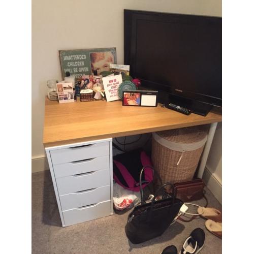 Free desk/dressing table!