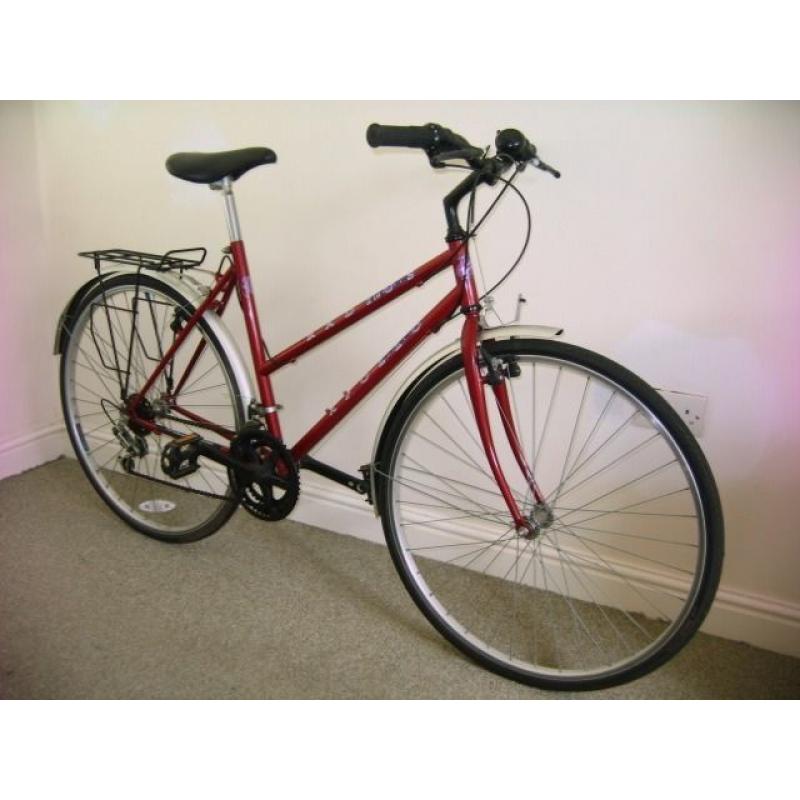 Ladies Hybrid Apollo Radius 20 Inch Frame Recent Tyres & Tubes Rear Rack Can Deliver If Local