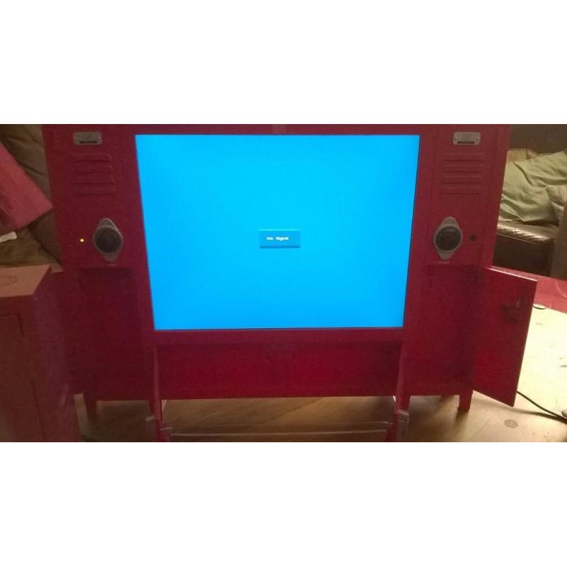 RARE High School Musical 15" LCD TV Gym-Locker-Style with matching DVD Player with remotes x 2