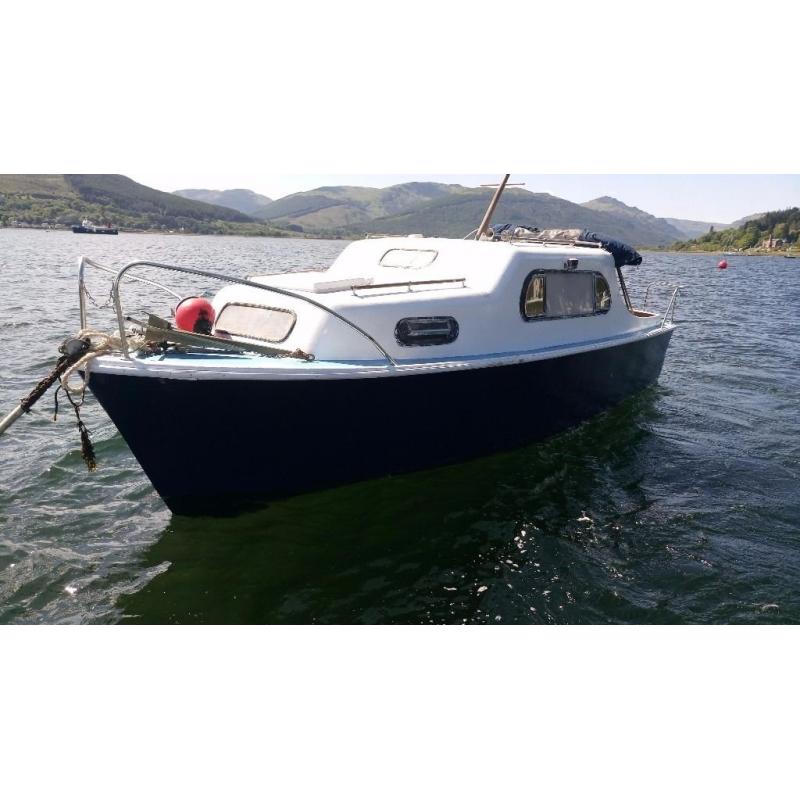 Freeman 22 Cabin cruiser. Mark 1. Bmc diesel engine
