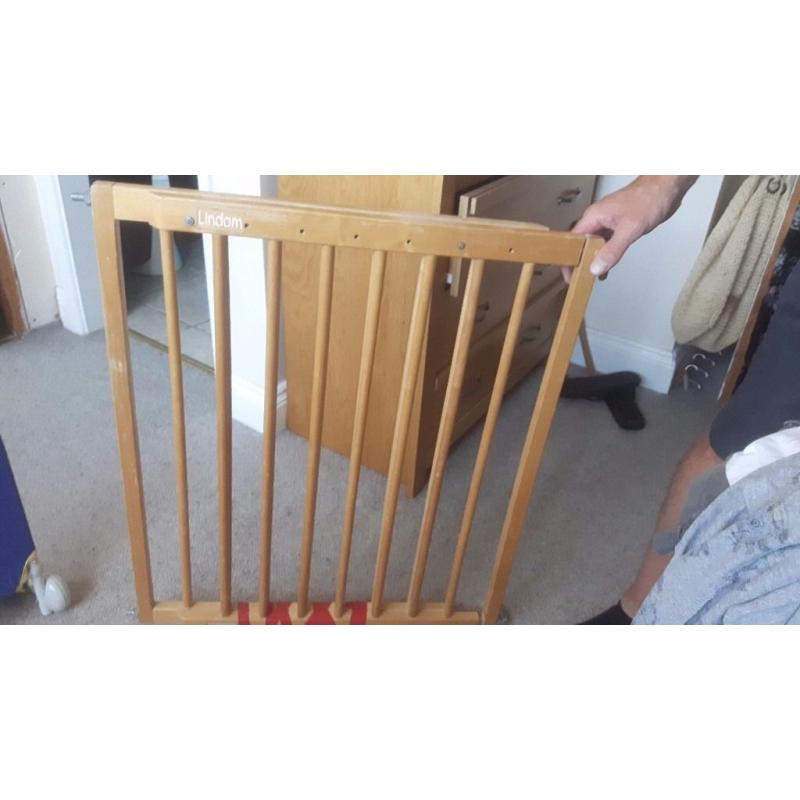 Childs lindom safety gate