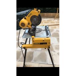 Dewalt 110v flip over saw, with leg stand and side extension table