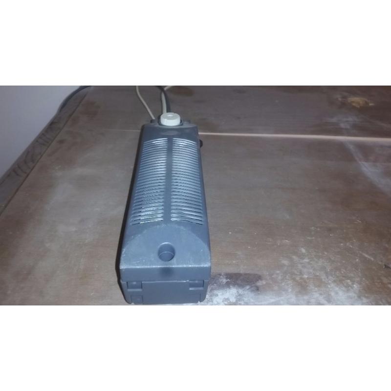 Large vivarium with bulbs and pump and filter for large water tank