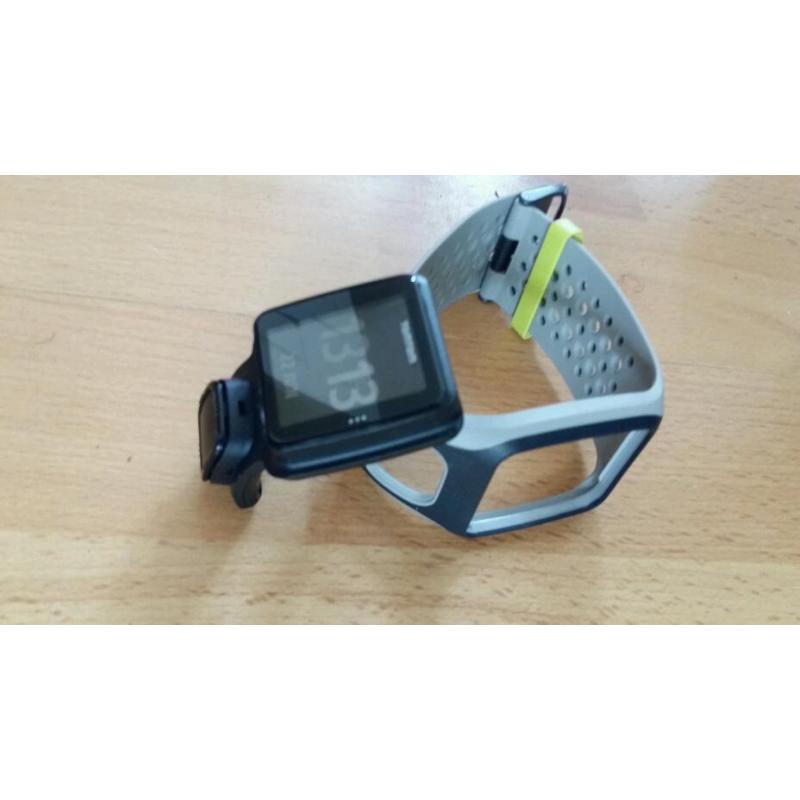 Tomtom multisports gps watch mint condition