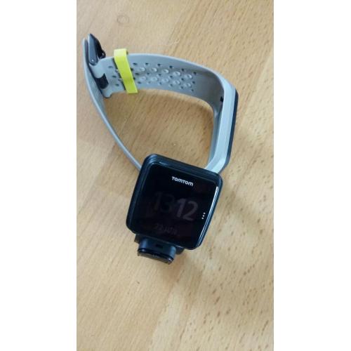 Tomtom multisports gps watch mint condition