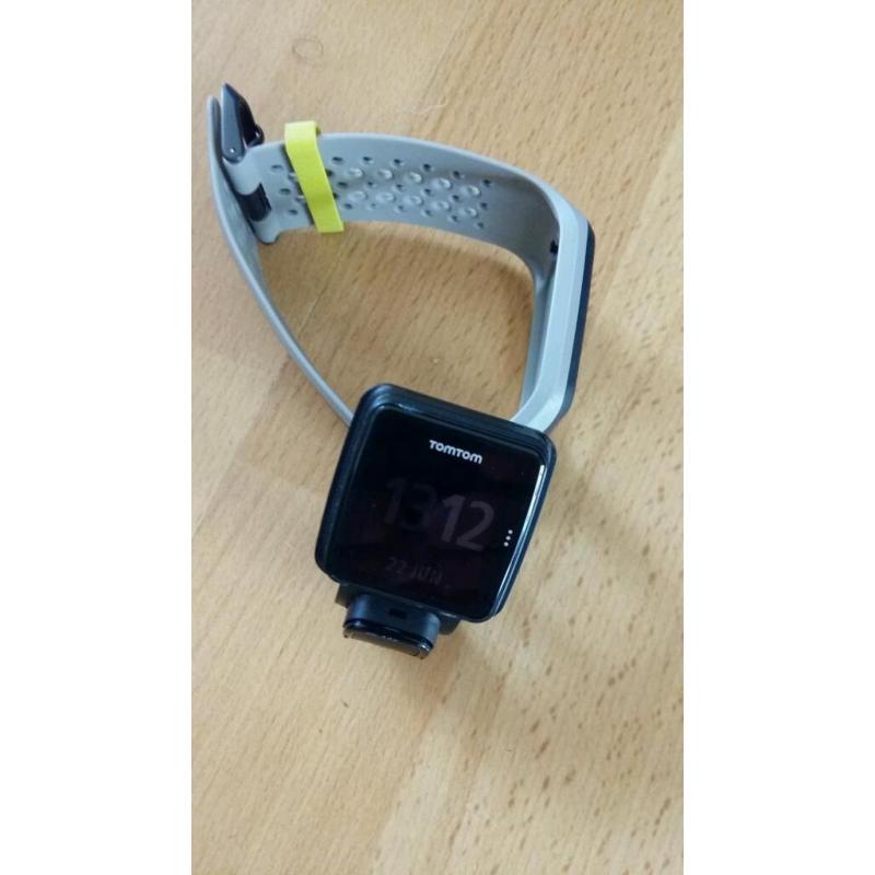 Tomtom multisports gps watch mint condition