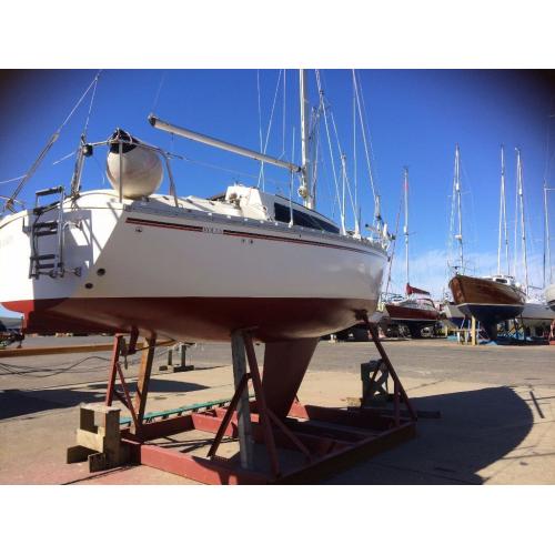 Jeanneau Eolia yacht plus summer mooring option