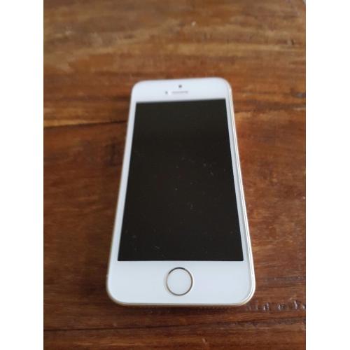 Iphone SE in gold on three. Mint condition.