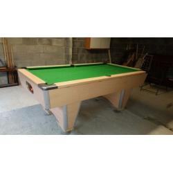 Full size pool table slate bed good condition and accessories