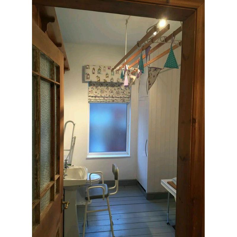  Local, Affordable - Painting & Decorating. Professional painter and decorator, Papering, Tiling etc
