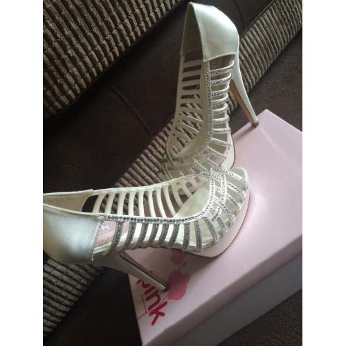 Ivory bridal shoes