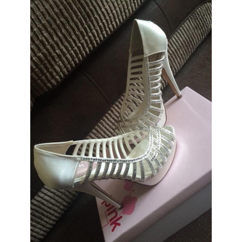 Ivory bridal shoes