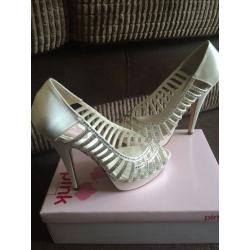 Ivory bridal shoes