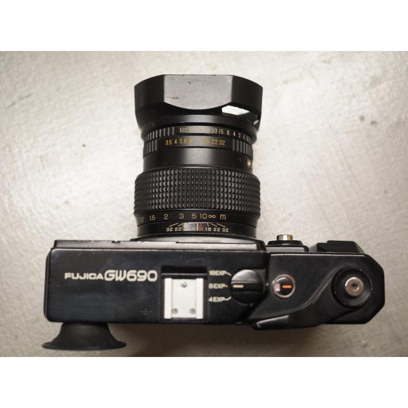 Fuji GW690 Professional 6 x 9 Medium Format Film Camera with 90mm 3.5 lens