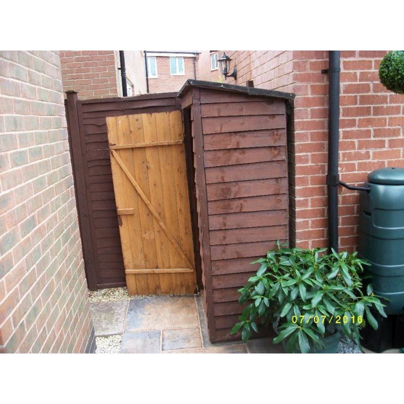 GARDEN TOOL SHED