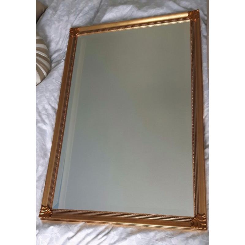 Rectangular Gilt-framed mirror