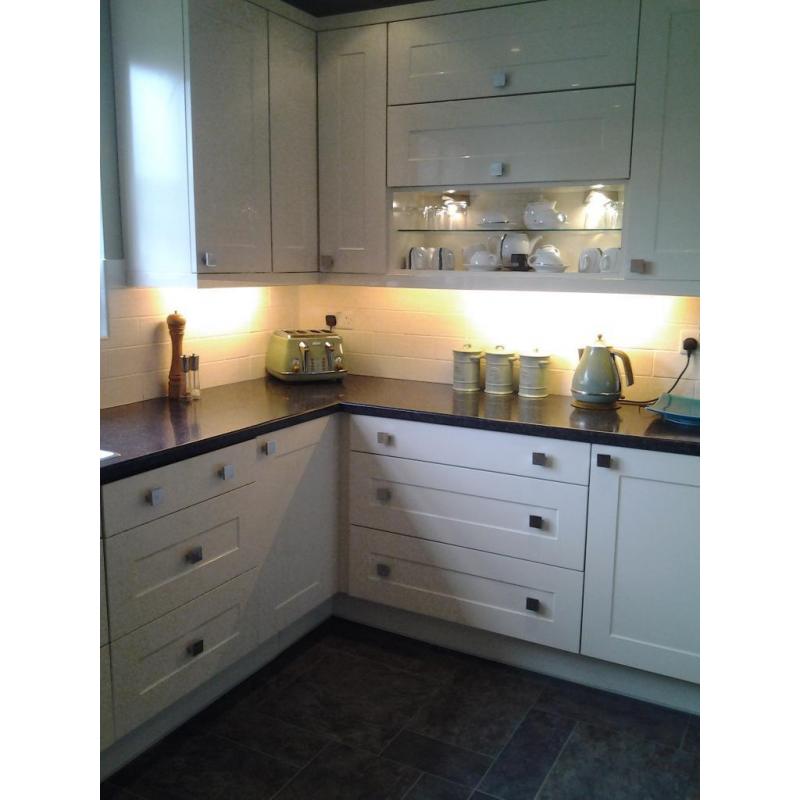 Stone Gloss Kitchen, beautiful as new, including integrated Fridge, oven, hob, fan, sink,tap