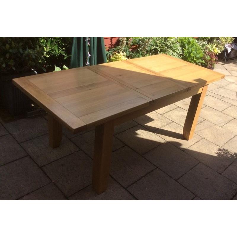 Solid Oak Extending Dining Table.