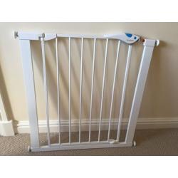 Safety gate by Lindom
