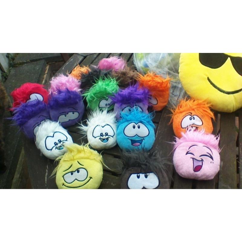 18 'puffle' teddies and 2 smiley faces.