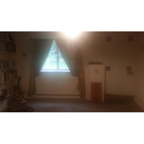 Beautiful double bedroom in idyllic countryside