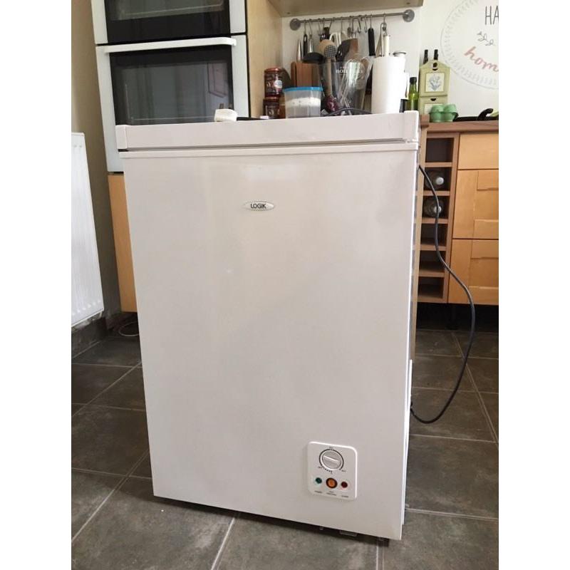 LOGIK Small Chest Freezer