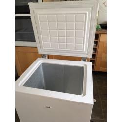 LOGIK Small Chest Freezer